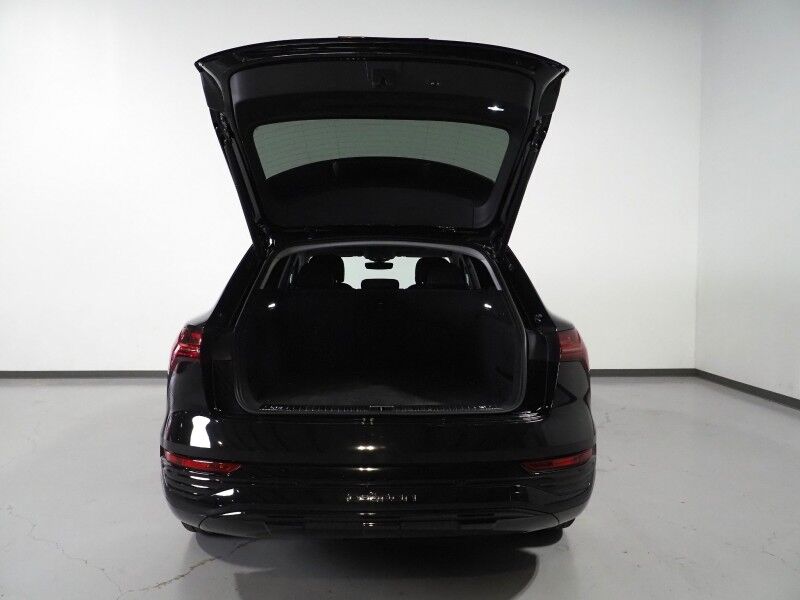 2024 Audi Q8 e-tron Prestige Quattro *BLACK OPTIC PKG, HEADS-UP DISPLAY, NAVIGATION, ADAPTIVE CRUISE, SAFETY ALERTS, 360 CAMERAS, PANO MOONROOF, LEATHER, CLIMATE/MASSAGE SEATS, BANG & OLUFSEN, WIRELESS CHARGING, ANDROID & APPLE Round Rock TX