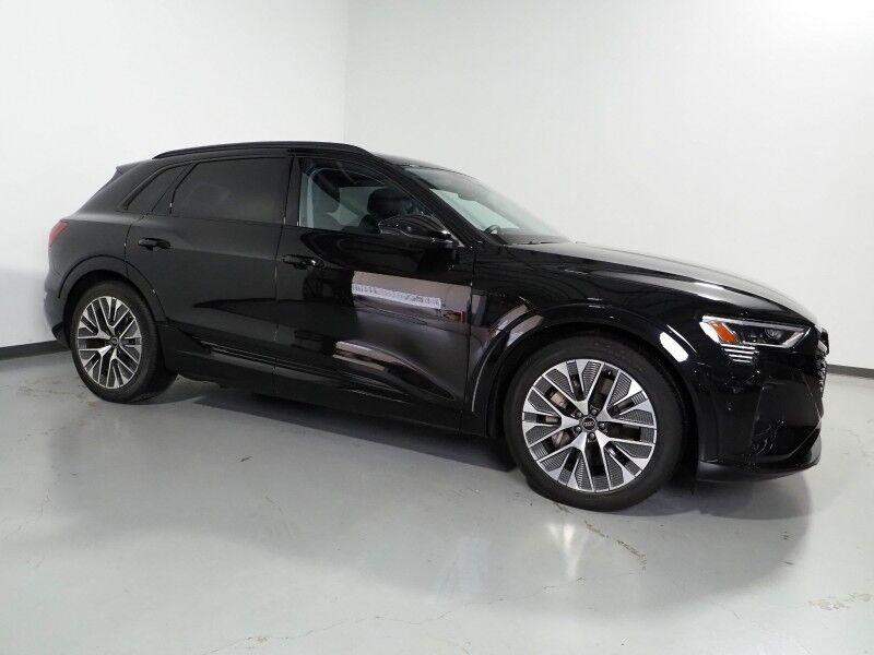 2024 Audi Q8 e-tron Prestige Quattro *BLACK OPTIC PKG, HEADS-UP DISPLAY, NAVIGATION, ADAPTIVE CRUISE, SAFETY ALERTS, 360 CAMERAS, PANO MOONROOF, LEATHER, CLIMATE/MASSAGE SEATS, BANG & OLUFSEN, WIRELESS CHARGING, ANDROID & APPLE Round Rock TX