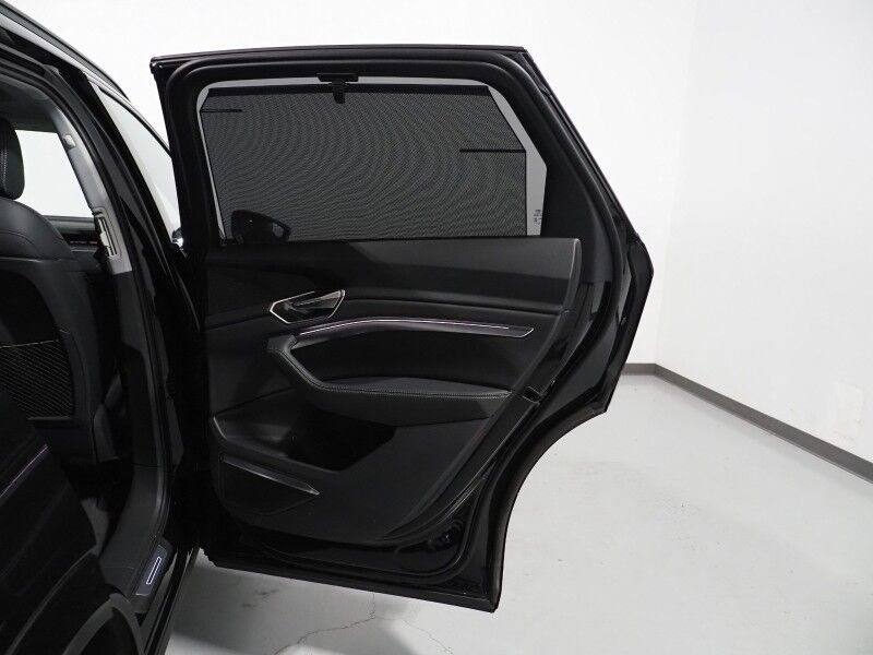 2024 Audi Q8 e-tron Prestige Quattro *BLACK OPTIC PKG, HEADS-UP DISPLAY, NAVIGATION, ADAPTIVE CRUISE, SAFETY ALERTS, 360 CAMERAS, PANO MOONROOF, LEATHER, CLIMATE/MASSAGE SEATS, BANG & OLUFSEN, WIRELESS CHARGING, ANDROID & APPLE Round Rock TX