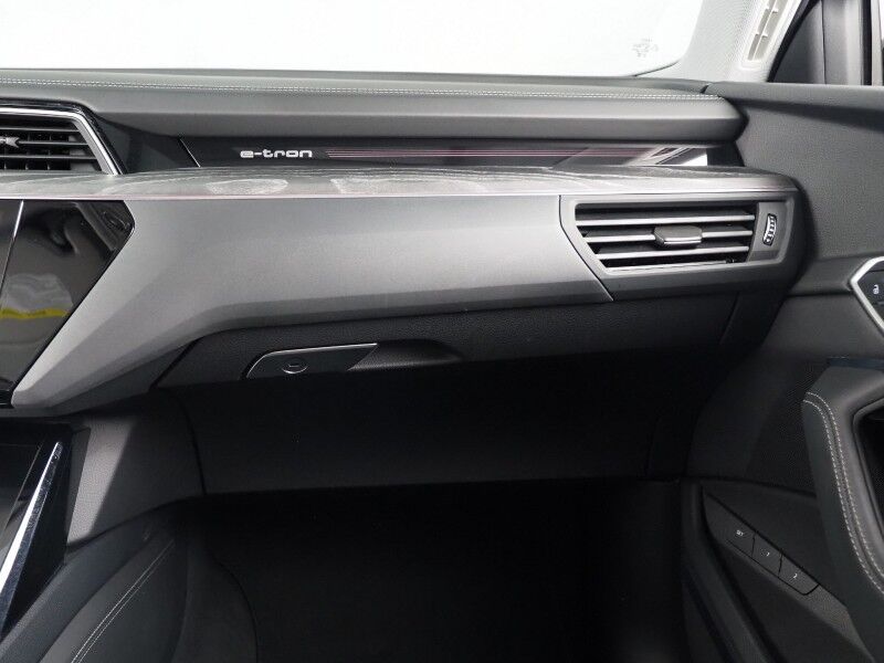 2024 Audi Q8 e-tron Prestige Quattro *BLACK OPTIC PKG, HEADS-UP DISPLAY, NAVIGATION, ADAPTIVE CRUISE, SAFETY ALERTS, 360 CAMERAS, PANO MOONROOF, LEATHER, CLIMATE/MASSAGE SEATS, BANG & OLUFSEN, WIRELESS CHARGING, ANDROID & APPLE Round Rock TX