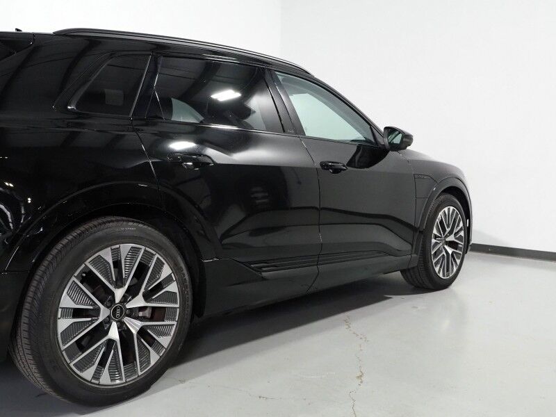 2024 Audi Q8 e-tron Prestige Quattro *BLACK OPTIC PKG, HEADS-UP DISPLAY, NAVIGATION, ADAPTIVE CRUISE, SAFETY ALERTS, 360 CAMERAS, PANO MOONROOF, LEATHER, CLIMATE/MASSAGE SEATS, BANG & OLUFSEN, WIRELESS CHARGING, ANDROID & APPLE Round Rock TX