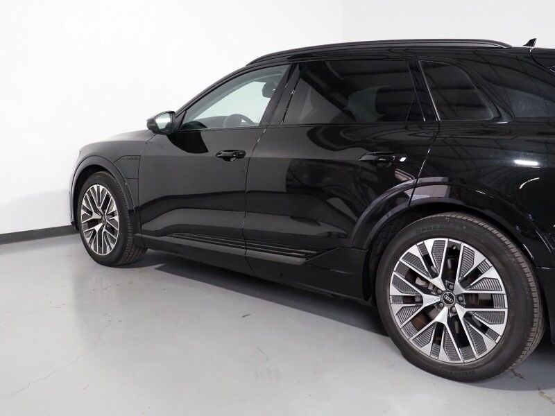 2024 Audi Q8 e-tron Prestige Quattro *BLACK OPTIC PKG, HEADS-UP DISPLAY, NAVIGATION, ADAPTIVE CRUISE, SAFETY ALERTS, 360 CAMERAS, PANO MOONROOF, LEATHER, CLIMATE/MASSAGE SEATS, BANG & OLUFSEN, WIRELESS CHARGING, ANDROID & APPLE Round Rock TX