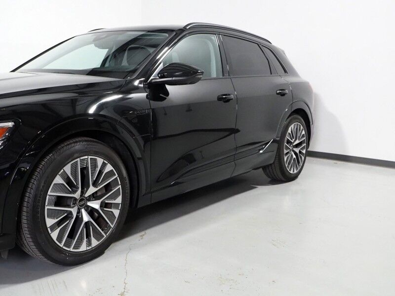 2024 Audi Q8 e-tron Prestige Quattro *BLACK OPTIC PKG, HEADS-UP DISPLAY, NAVIGATION, ADAPTIVE CRUISE, SAFETY ALERTS, 360 CAMERAS, PANO MOONROOF, LEATHER, CLIMATE/MASSAGE SEATS, BANG & OLUFSEN, WIRELESS CHARGING, ANDROID & APPLE Round Rock TX