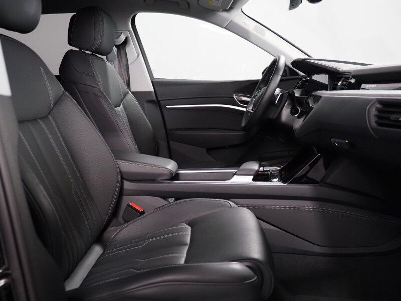 2024 Audi Q8 e-tron Prestige Quattro *BLACK OPTIC PKG, HEADS-UP DISPLAY, NAVIGATION, ADAPTIVE CRUISE, SAFETY ALERTS, 360 CAMERAS, PANO MOONROOF, LEATHER, CLIMATE/MASSAGE SEATS, BANG & OLUFSEN, WIRELESS CHARGING, ANDROID & APPLE Round Rock TX