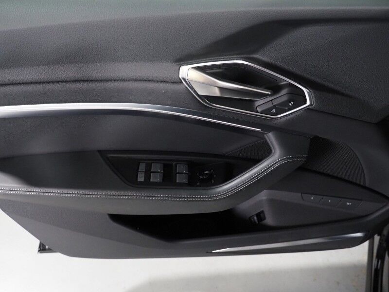 2024 Audi Q8 e-tron Prestige Quattro *BLACK OPTIC PKG, HEADS-UP DISPLAY, NAVIGATION, ADAPTIVE CRUISE, SAFETY ALERTS, 360 CAMERAS, PANO MOONROOF, LEATHER, CLIMATE/MASSAGE SEATS, BANG & OLUFSEN, WIRELESS CHARGING, ANDROID & APPLE Round Rock TX