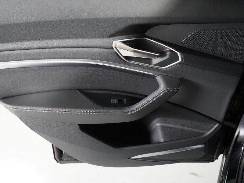 2024 Audi Q8 e-tron Prestige Quattro *BLACK OPTIC PKG, HEADS-UP DISPLAY, NAVIGATION, ADAPTIVE CRUISE, SAFETY ALERTS, 360 CAMERAS, PANO MOONROOF, LEATHER, CLIMATE/MASSAGE SEATS, BANG & OLUFSEN, WIRELESS CHARGING, ANDROID & APPLE Round Rock TX