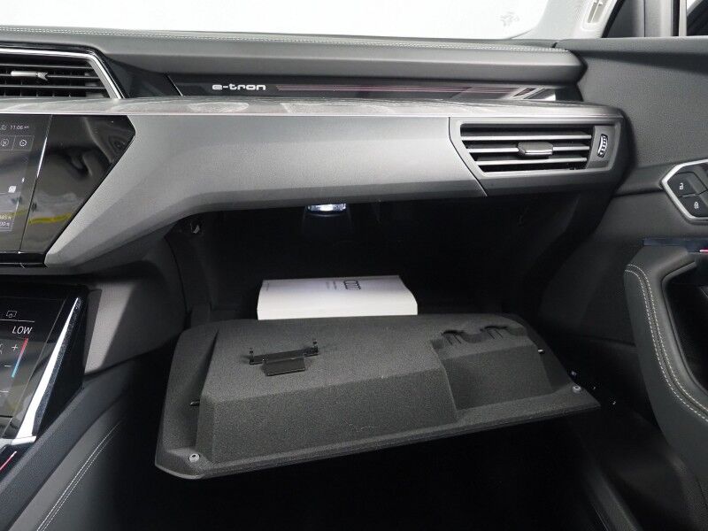 2024 Audi Q8 e-tron Prestige Quattro *BLACK OPTIC PKG, HEADS-UP DISPLAY, NAVIGATION, ADAPTIVE CRUISE, SAFETY ALERTS, 360 CAMERAS, PANO MOONROOF, LEATHER, CLIMATE/MASSAGE SEATS, BANG & OLUFSEN, WIRELESS CHARGING, ANDROID & APPLE Round Rock TX