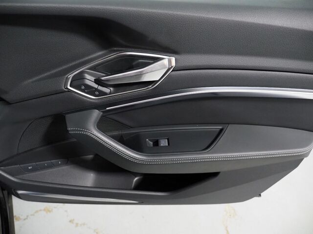 2024 Audi Q8 e-tron Prestige Quattro *BLACK OPTIC PKG, HEADS-UP DISPLAY, NAVIGATION, ADAPTIVE CRUISE, SAFETY ALERTS, 360 CAMERAS, PANO MOONROOF, LEATHER, CLIMATE/MASSAGE SEATS, BANG & OLUFSEN, WIRELESS CHARGING, ANDROID & APPLE Round Rock TX