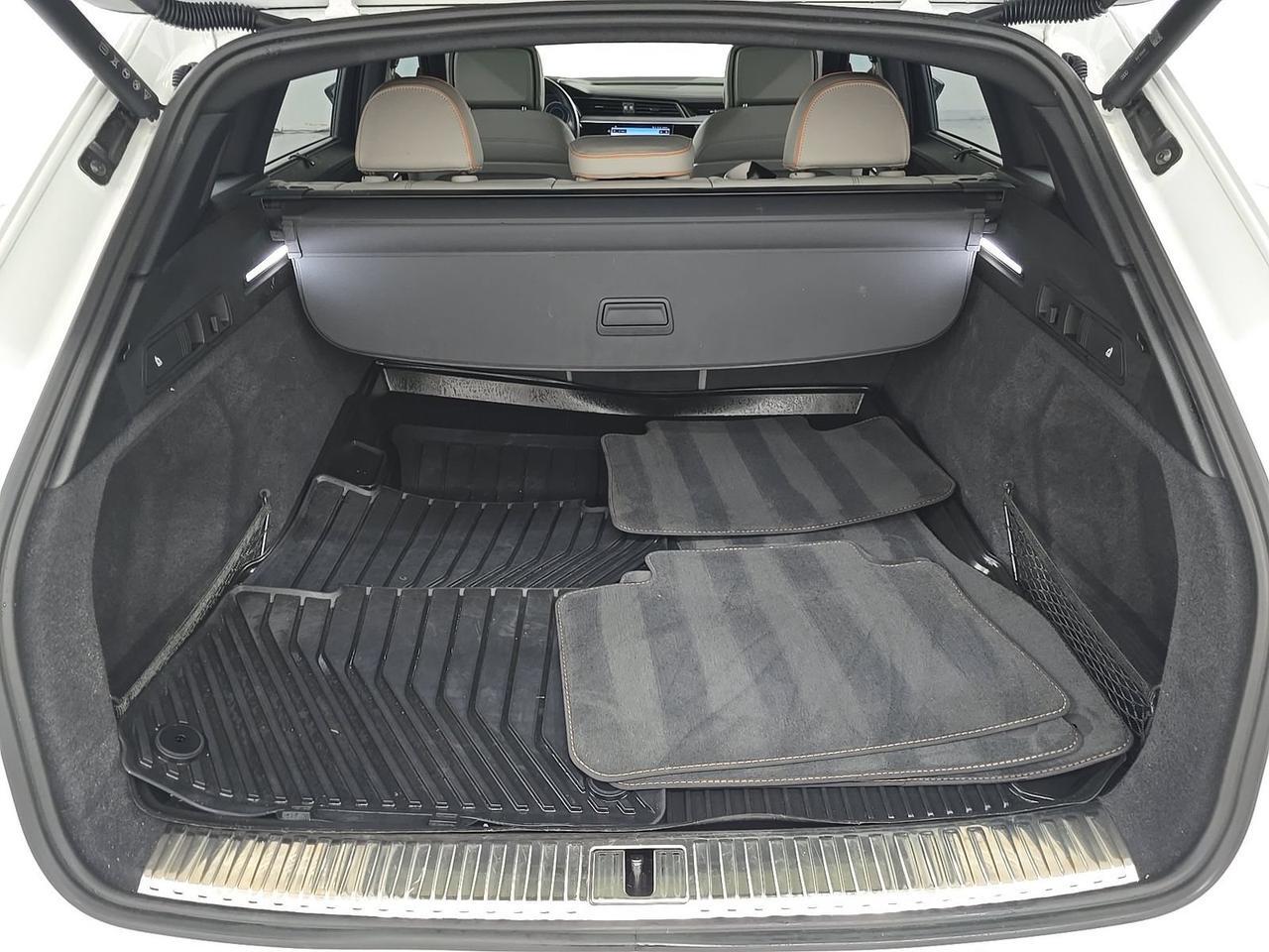 2024 Audi Q8 e-tron Prestige quattro Launch Edition / Vented Massage Seats / He Portland OR