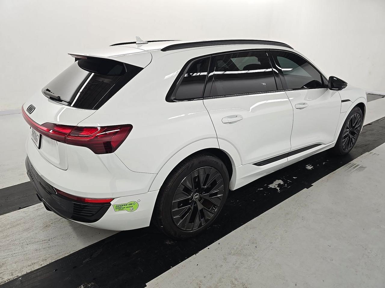 2024 Audi Q8 e-tron Prestige quattro Launch Edition / Vented Massage Seats / He Portland OR