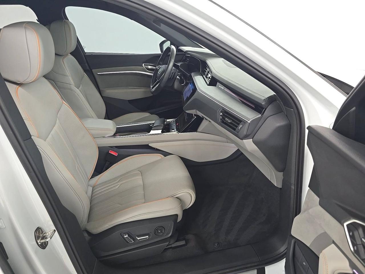2024 Audi Q8 e-tron Prestige quattro Launch Edition / Vented Massage Seats / He Portland OR