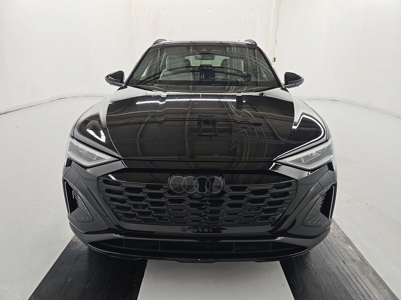 2024 Audi Q8 e-tron Prestige quattro Launch Edition / Vented Massage Seats Portland OR
