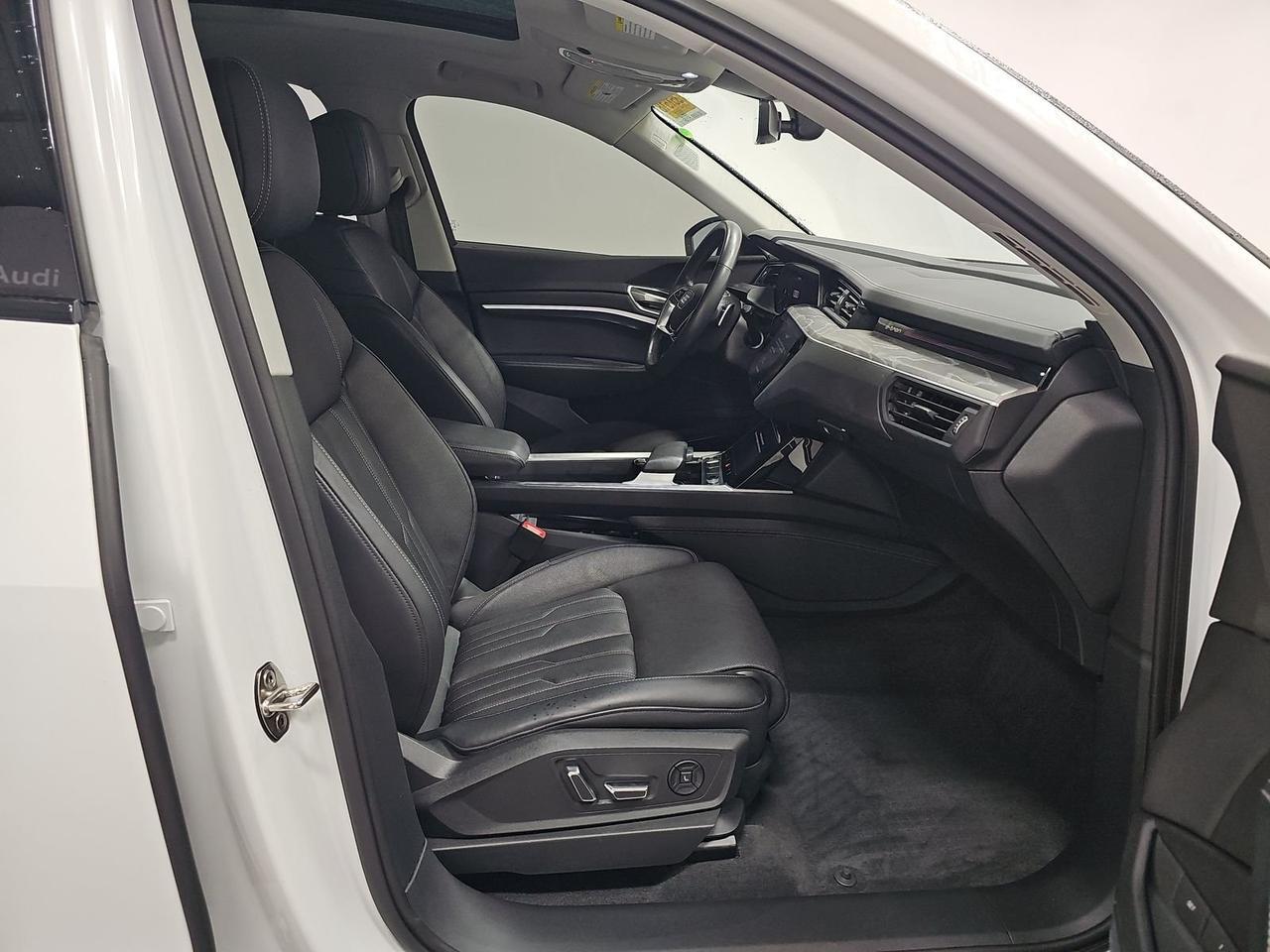 2024 Audi Q8 e-tron Prestige quattro Soft-Close Doors Massage Seats Portland OR