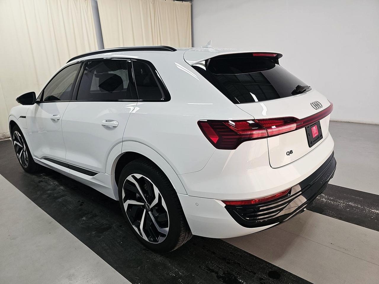 2024 Audi Q8 e-tron Prestige quattro Soft-Close Doors Massage Seats Portland OR