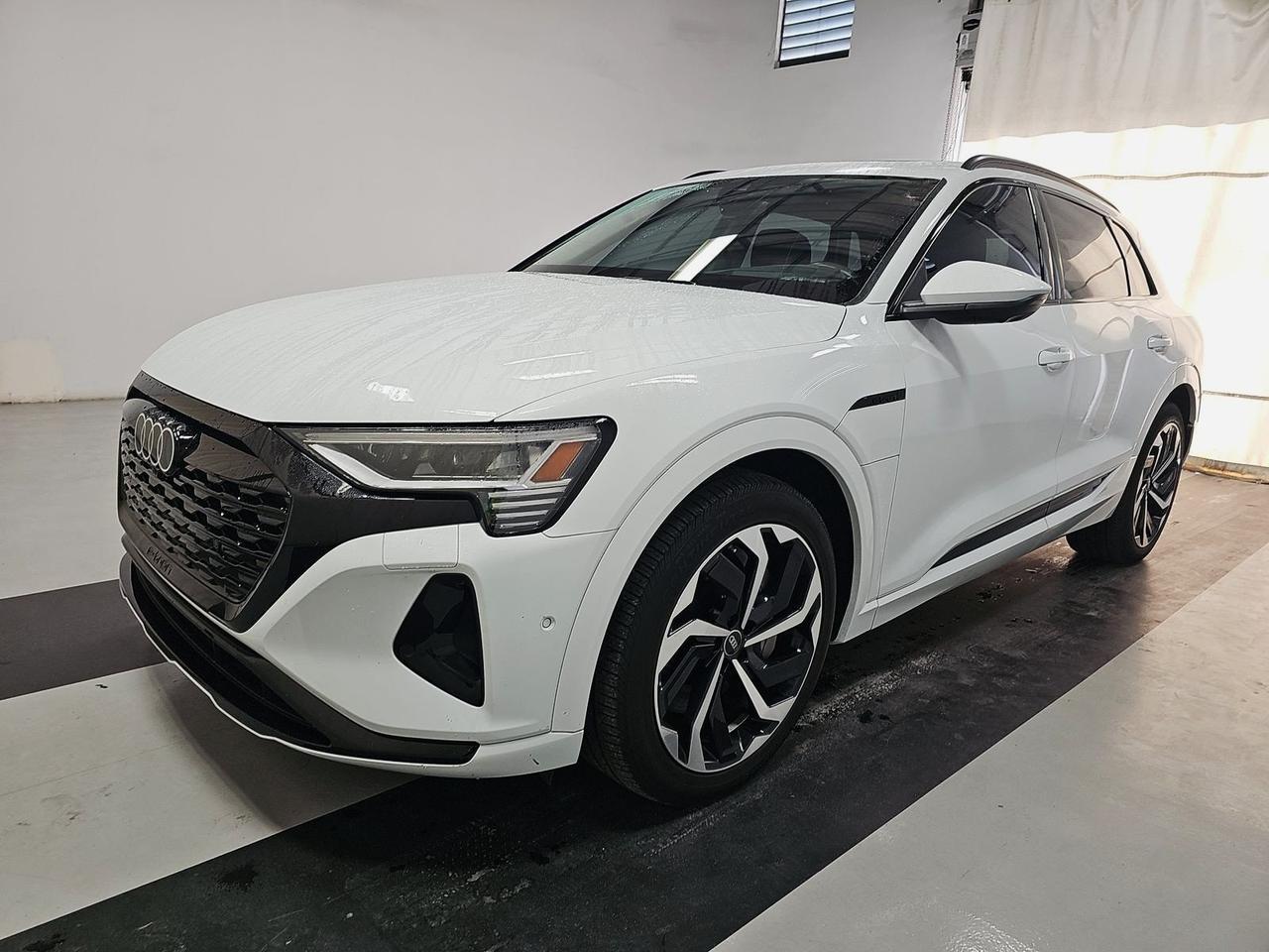2024 Audi Q8 e-tron Prestige quattro Soft-Close Doors Massage Seats Portland OR
