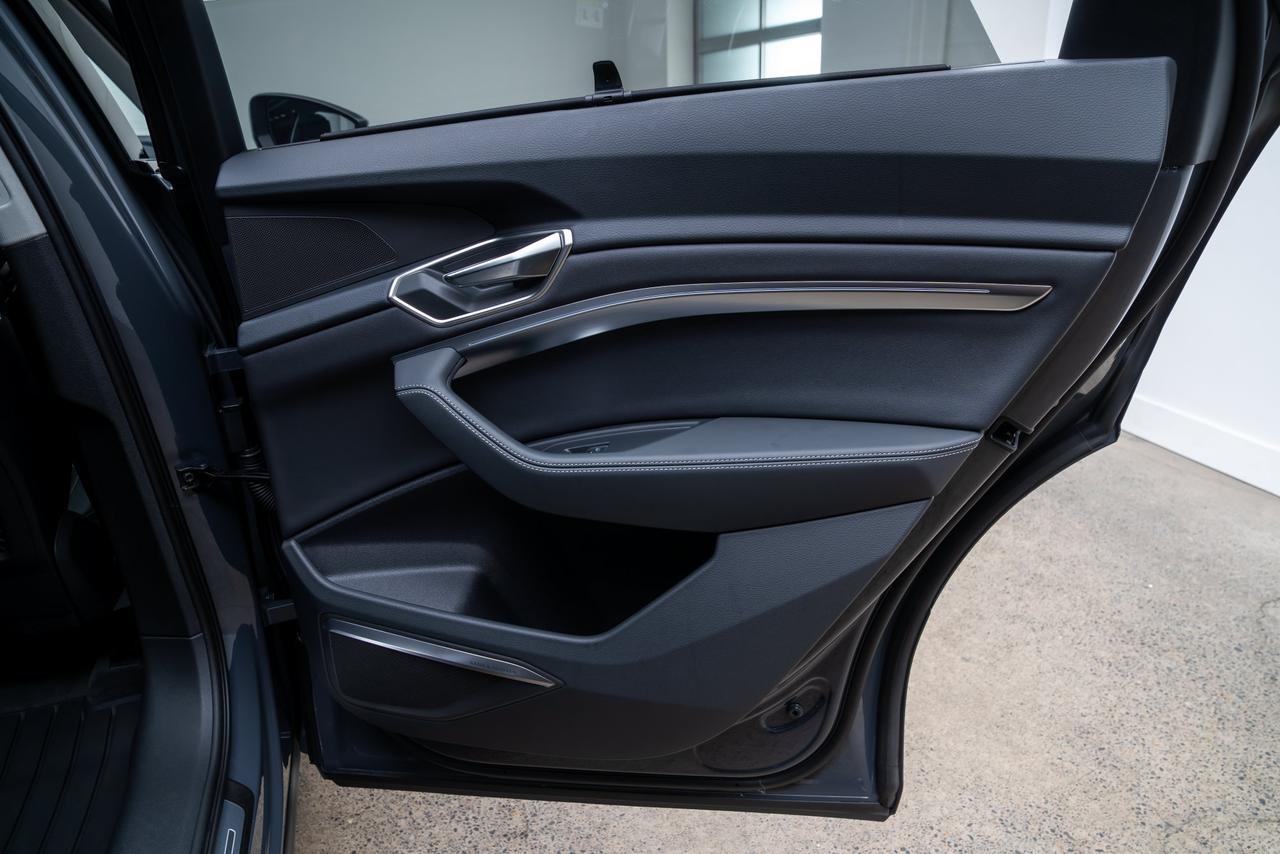 2024 Audi Q8 e-tron Prestige quattro Vented Massage Seats / Head Up Display Portland OR