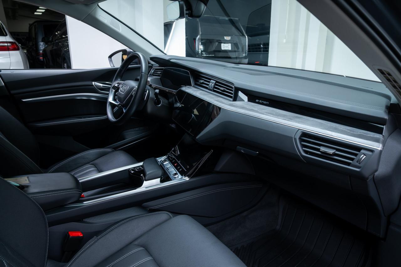 2024 Audi Q8 e-tron Prestige quattro Vented Massage Seats / Head Up Display Portland OR