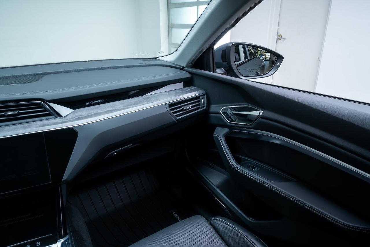 2024 Audi Q8 e-tron Prestige quattro Vented Massage Seats / Head Up Display Portland OR