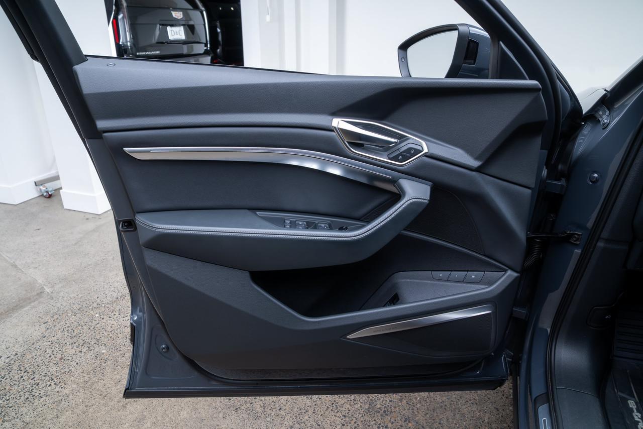 2024 Audi Q8 e-tron Prestige quattro Vented Massage Seats / Head Up Display Portland OR