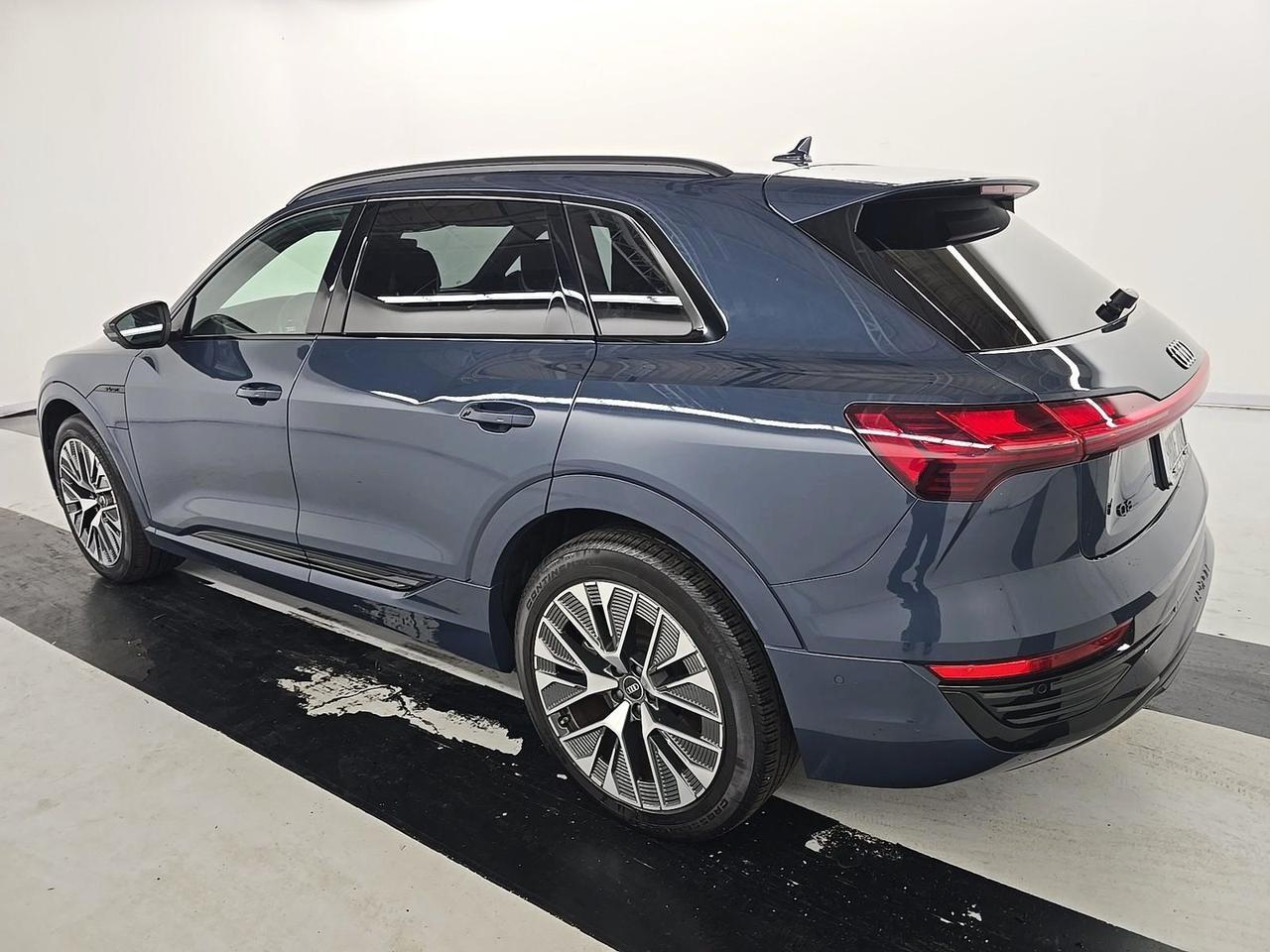 2024 Audi Q8 e-tron Prestige quattro Vented Massage Seats Head-Up Display Portland OR