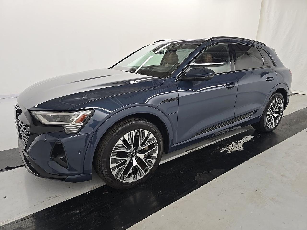 2024 Audi Q8 e-tron Prestige quattro Vented Massage Seats Head-Up Display Portland OR