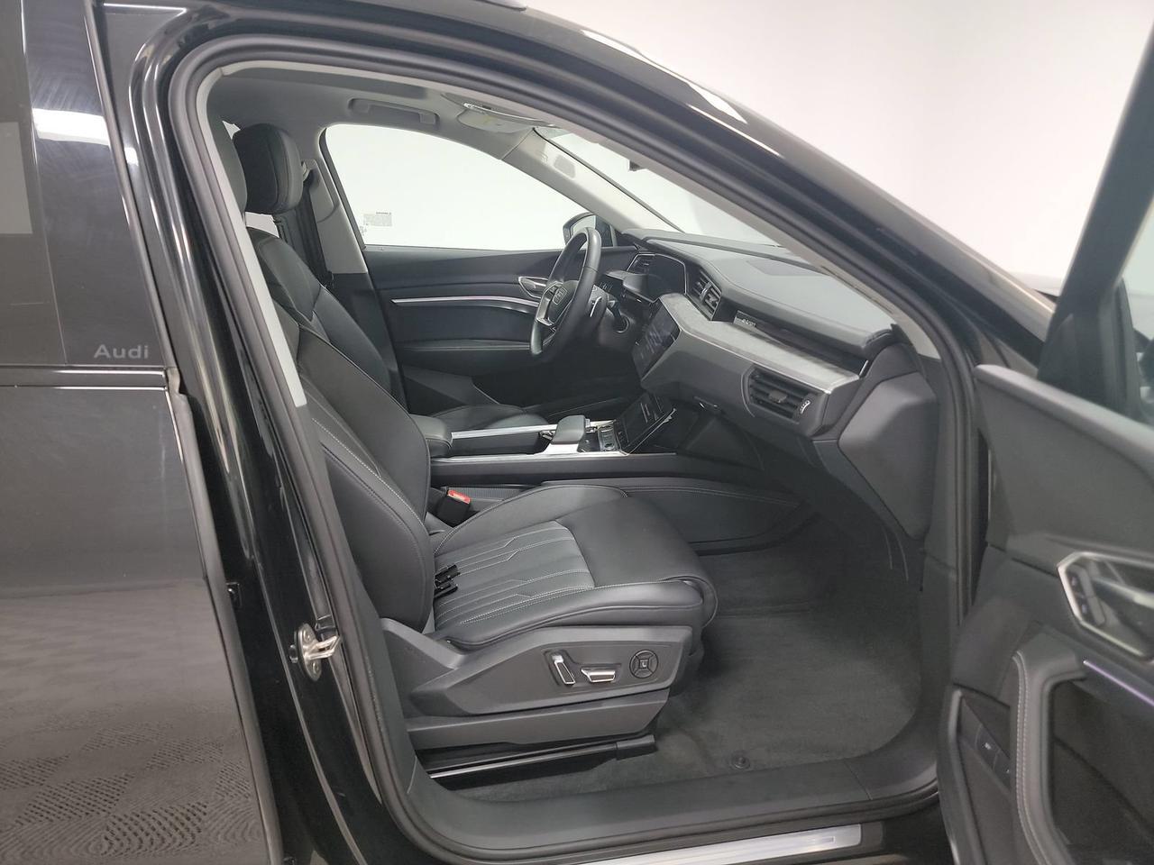 2024 Audi Q8 e-tron Prestige quattro Vented Massage Seats / Head Up Display Portland OR