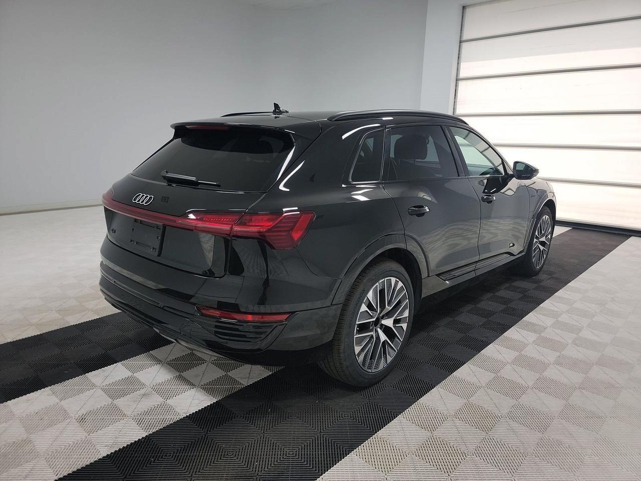 2024 Audi Q8 e-tron Prestige quattro Vented Massage Seats / Head Up Display Portland OR