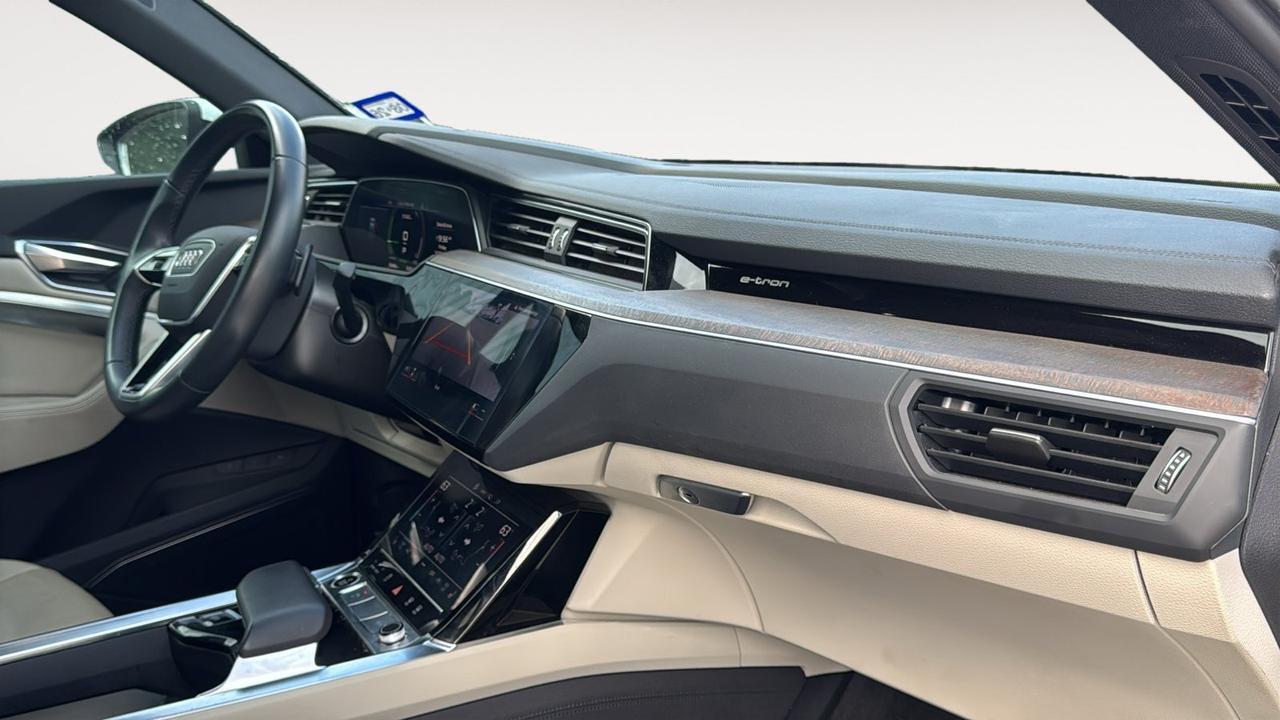 2024 Audi Q8 e-tron Sportback S line Premium Plus  Selma TX