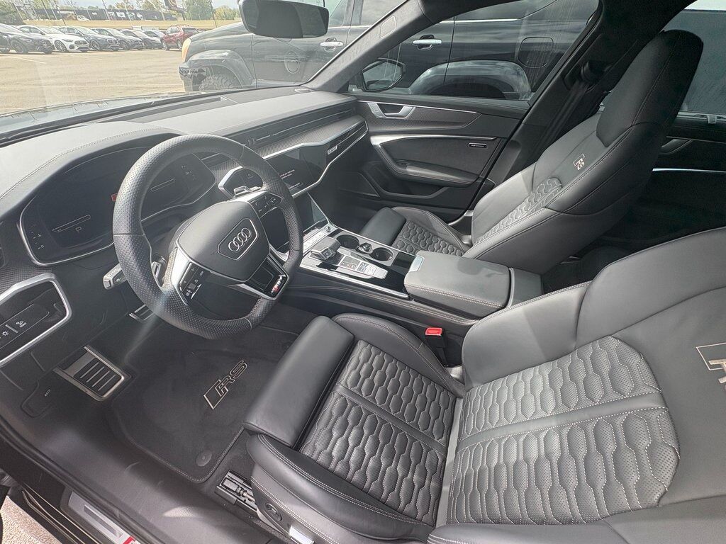 2024 Audi RS 6 Avant Base photo 2