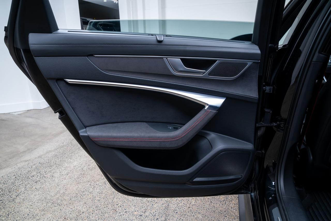 2024 Audi RS 6 Avant performance 4.0T Executive Package / Black Optic / Bang &amp; Olufsen S Portland OR