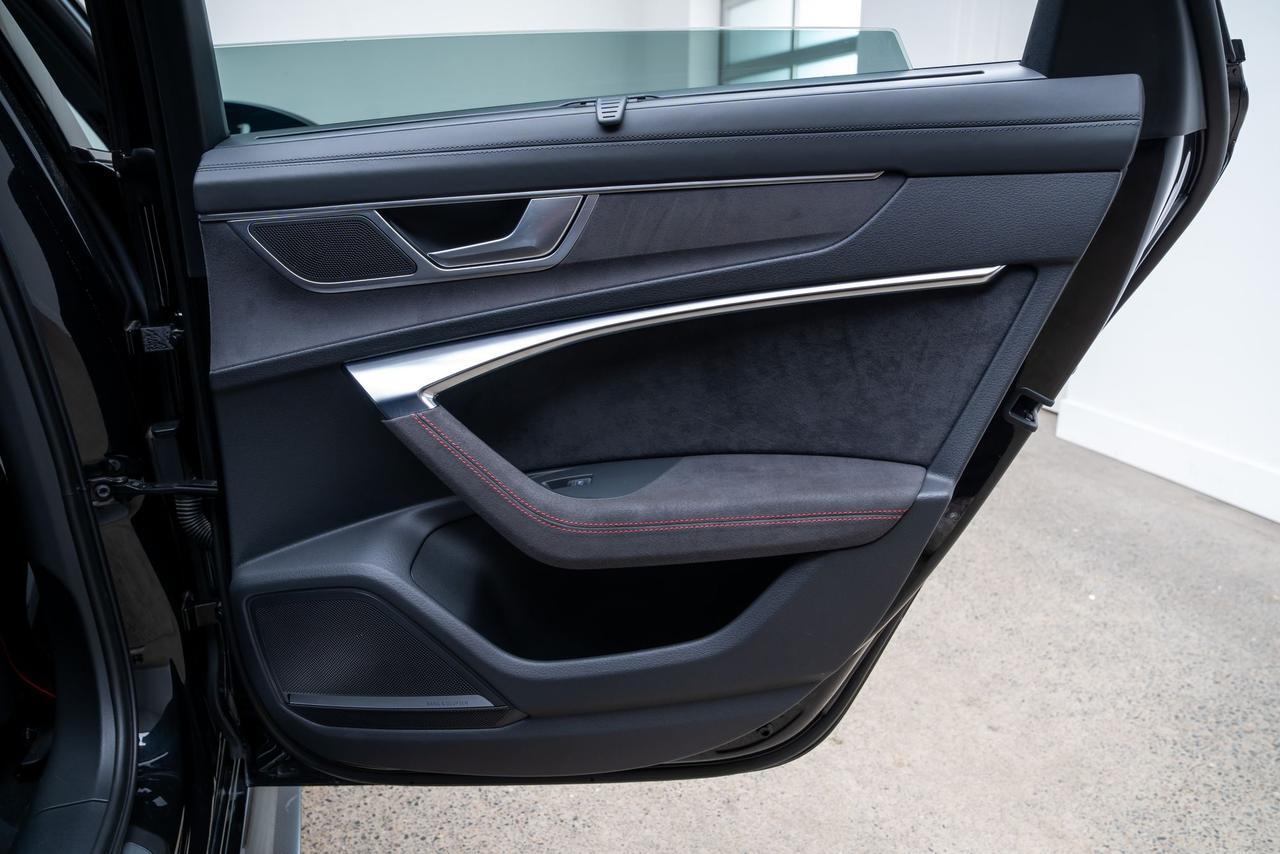 2024 Audi RS 6 Avant performance 4.0T Executive Package / Black Optic / Bang &amp; Olufsen S Portland OR