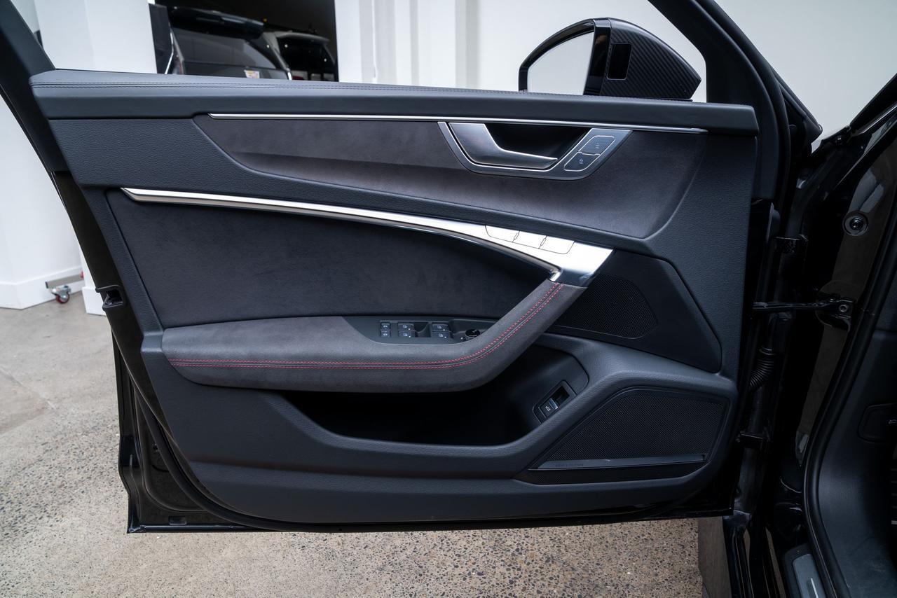 2024 Audi RS 6 Avant performance 4.0T Executive Package / Black Optic / Bang &amp; Olufsen S Portland OR