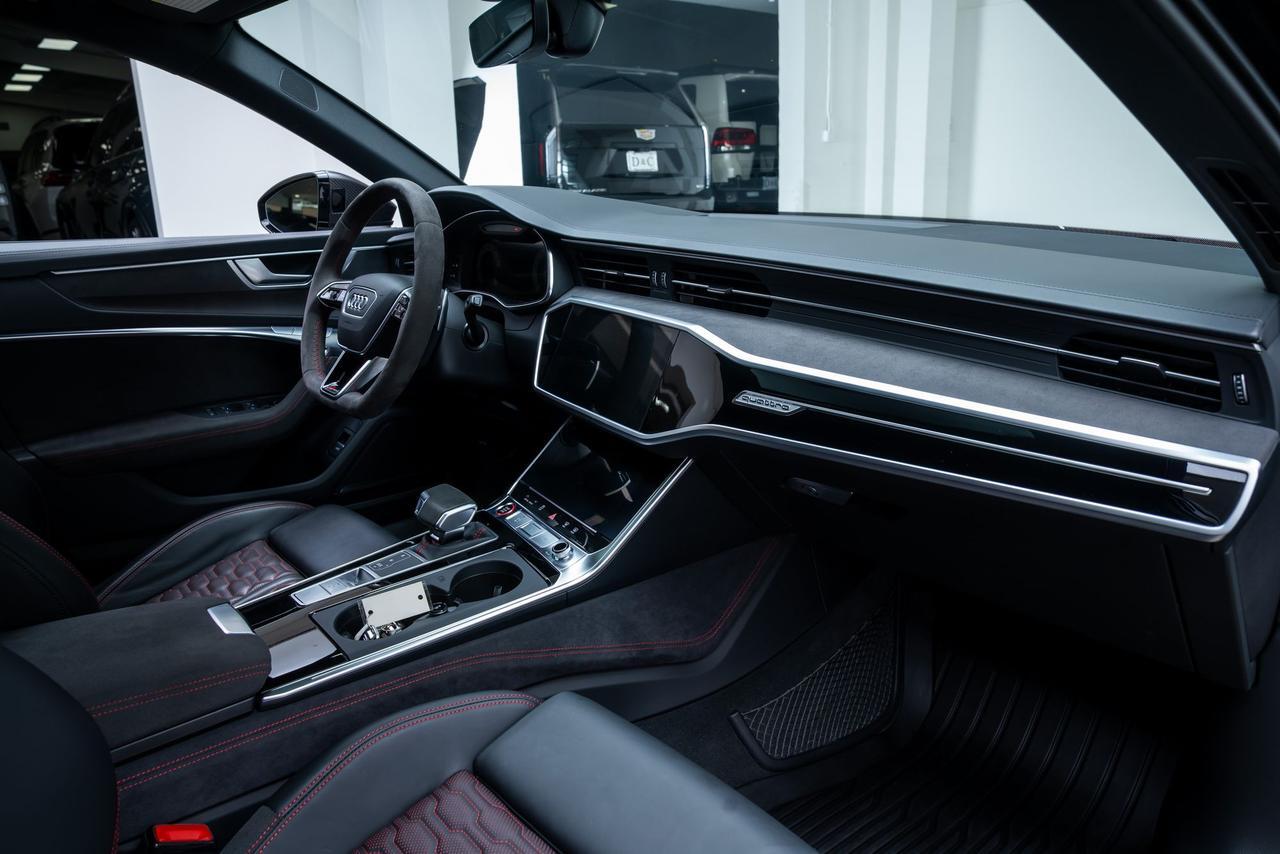 2024 Audi RS 6 Avant performance 4.0T Executive Package / Black Optic / Bang &amp; Olufsen S Portland OR
