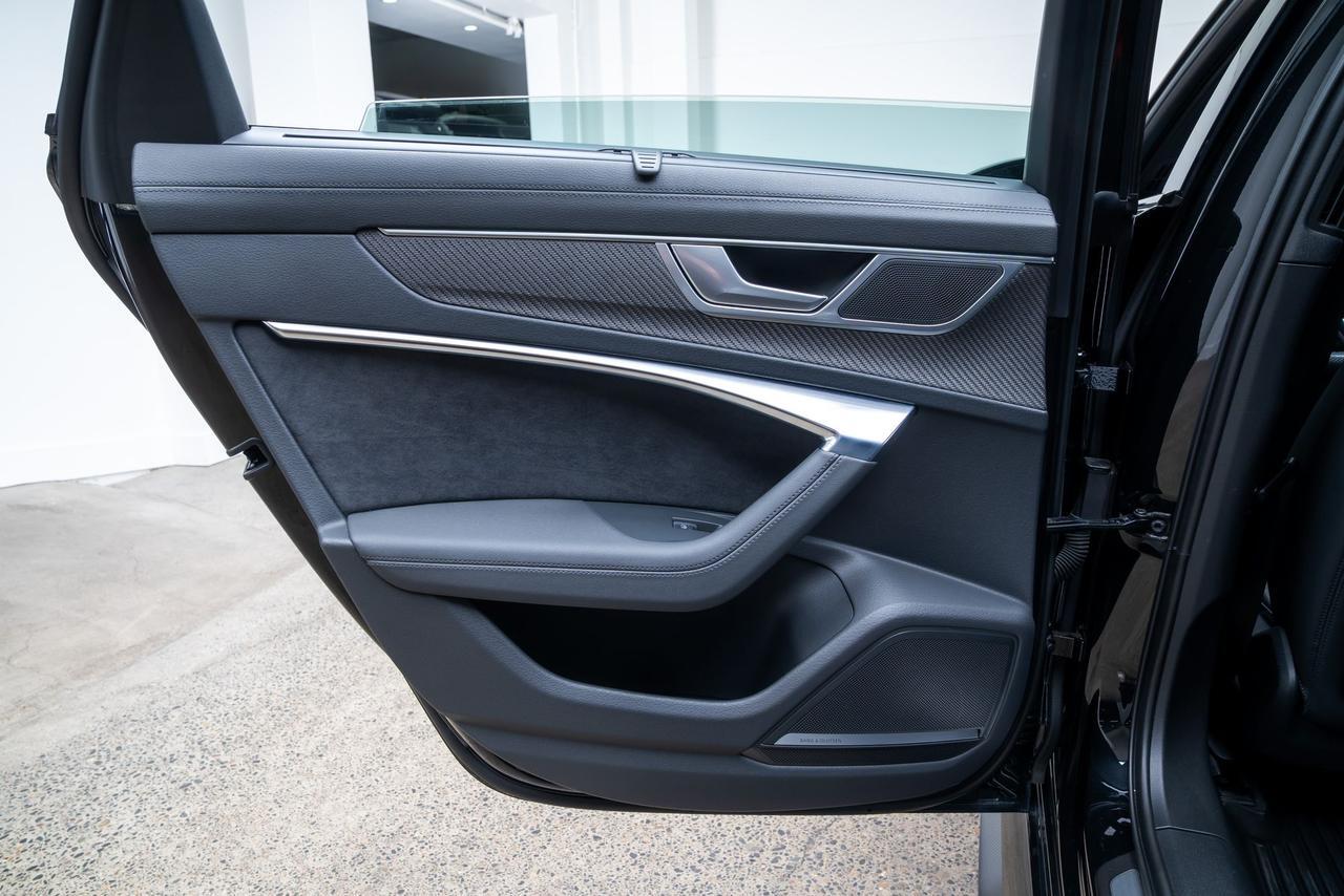 2024 Audi RS 6 Avant performance 4.0T Executive Package Black Optic Package Bang &amp; Olufs Portland OR