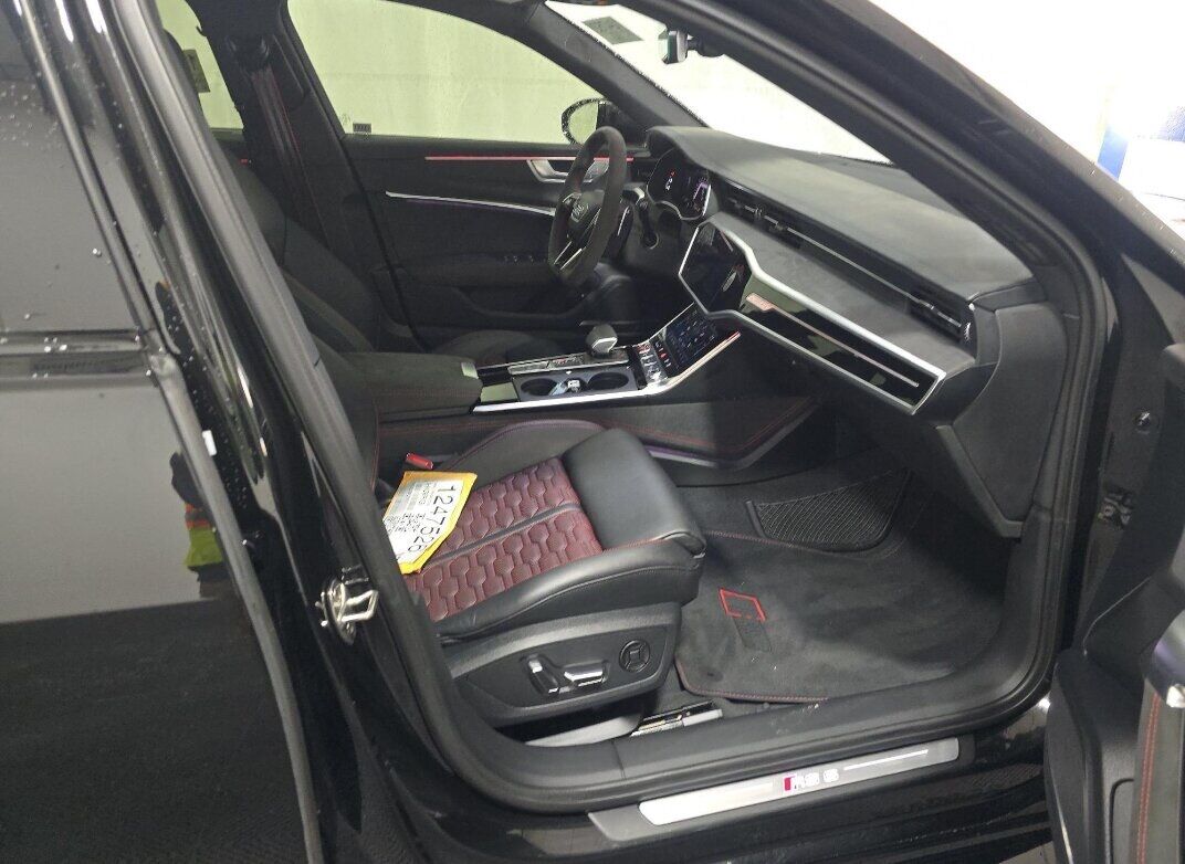 2024 Audi RS 6 Avant performance 4.0T quattro RS Design Package Matte Carbon Package Portland OR