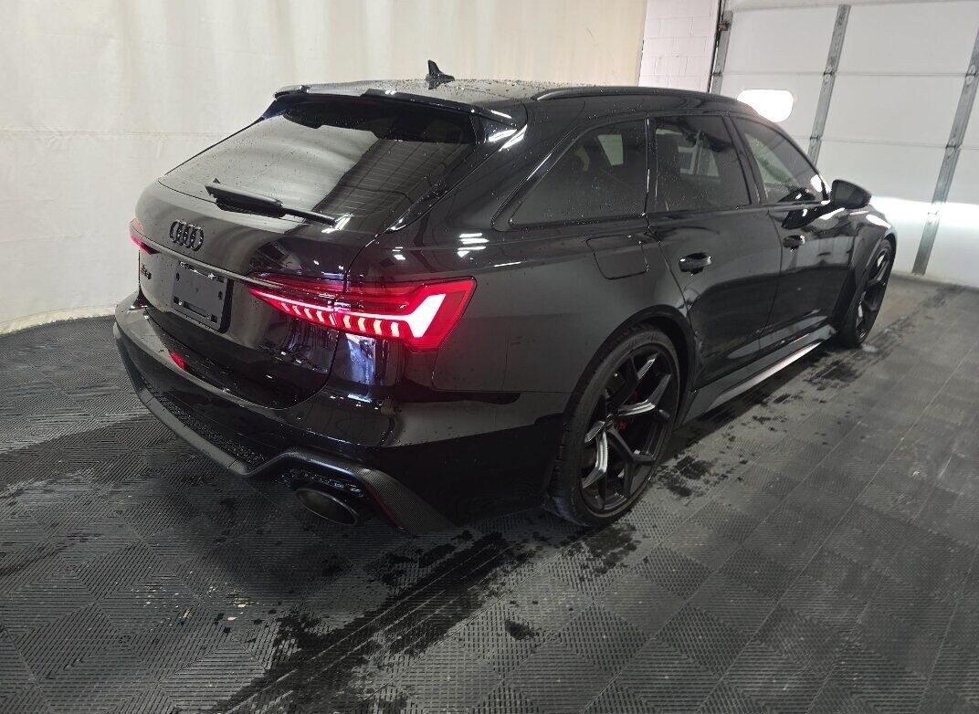 2024 Audi RS 6 Avant performance 4.0T quattro RS Design Package Matte Carbon Package Portland OR
