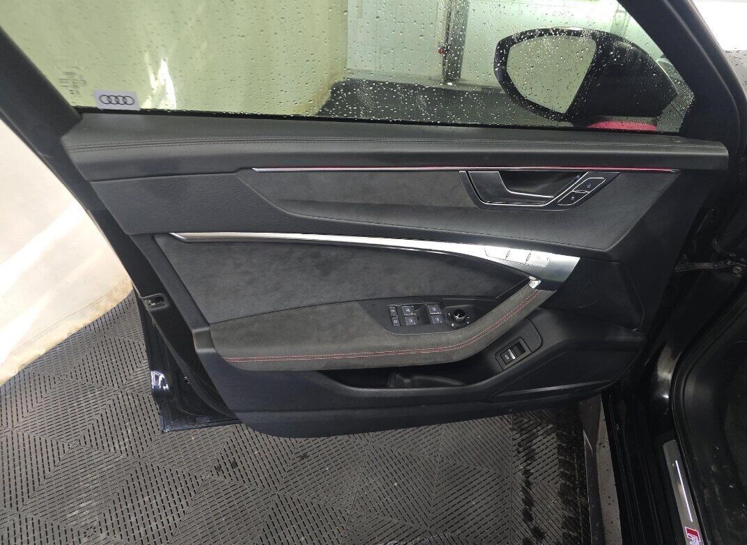 2024 Audi RS 6 Avant performance 4.0T quattro RS Design Package Matte Carbon Package Portland OR