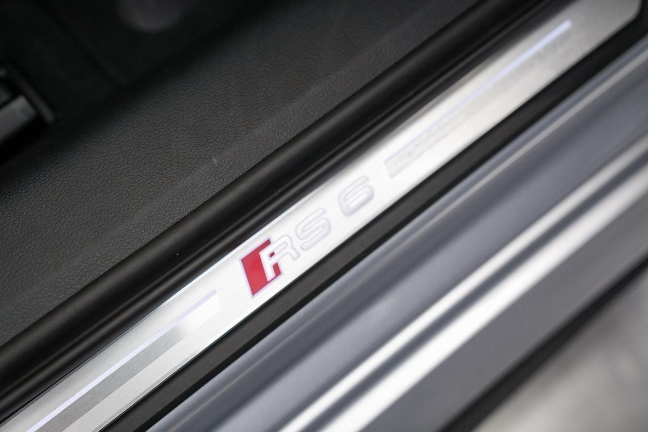 2024 Audi RS 6 Avant performance Newport Beach CA