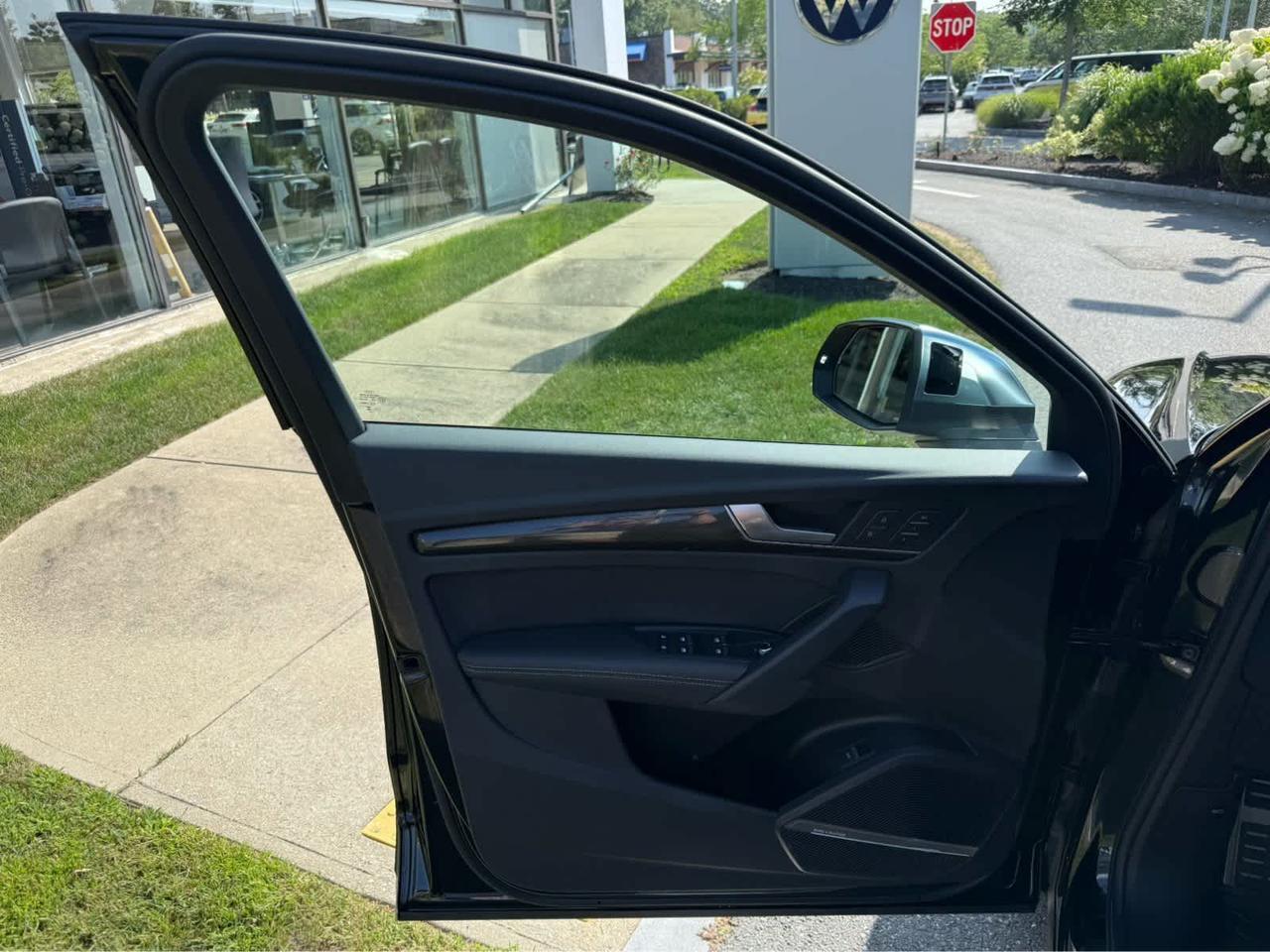 2024 Audi SQ5 Premium Plus Wellesley MA