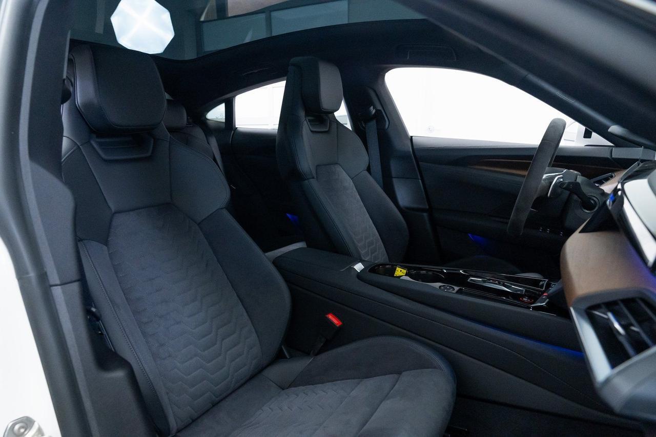 2024 Audi e-tron GT Premium Plus quattro 1 Owner Heated Seats Bang &amp; Olufsen Audio Portland OR