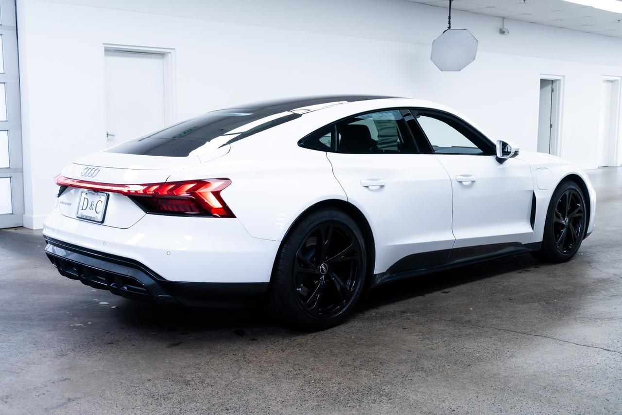 2024 Audi e-tron GT Premium Plus - Photo 6