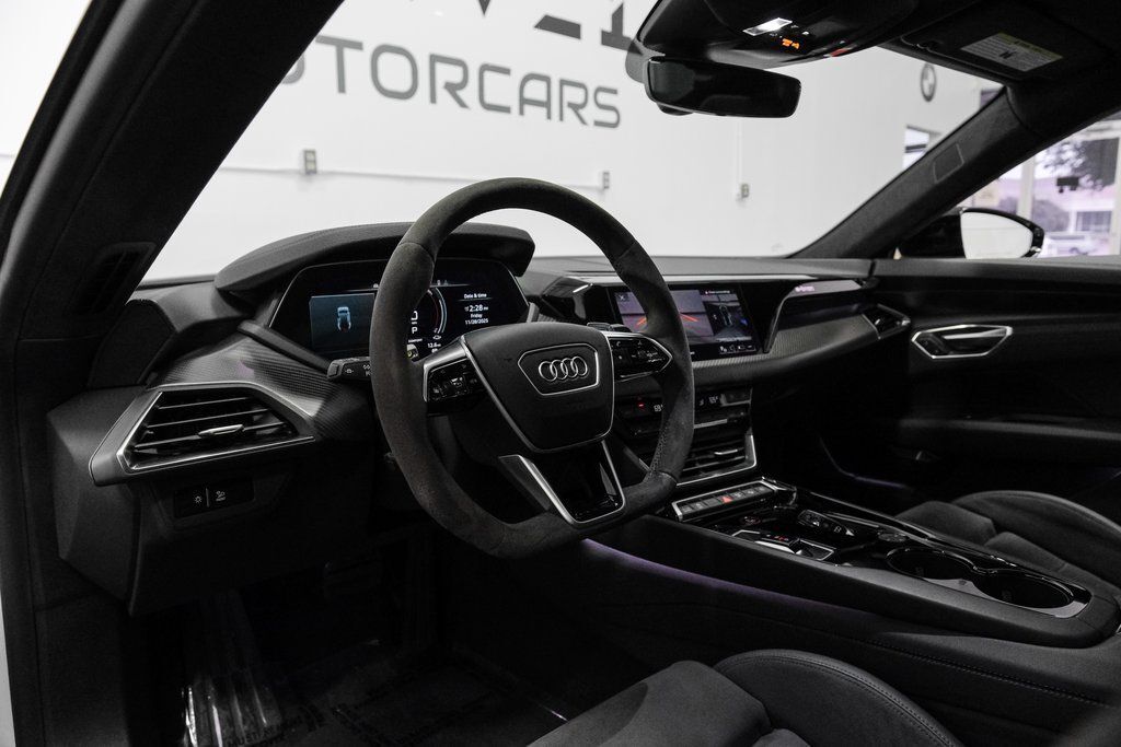 2024 Audi e-tron GT Prestige