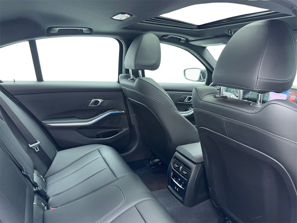 2024 Bmw 330i photo 45