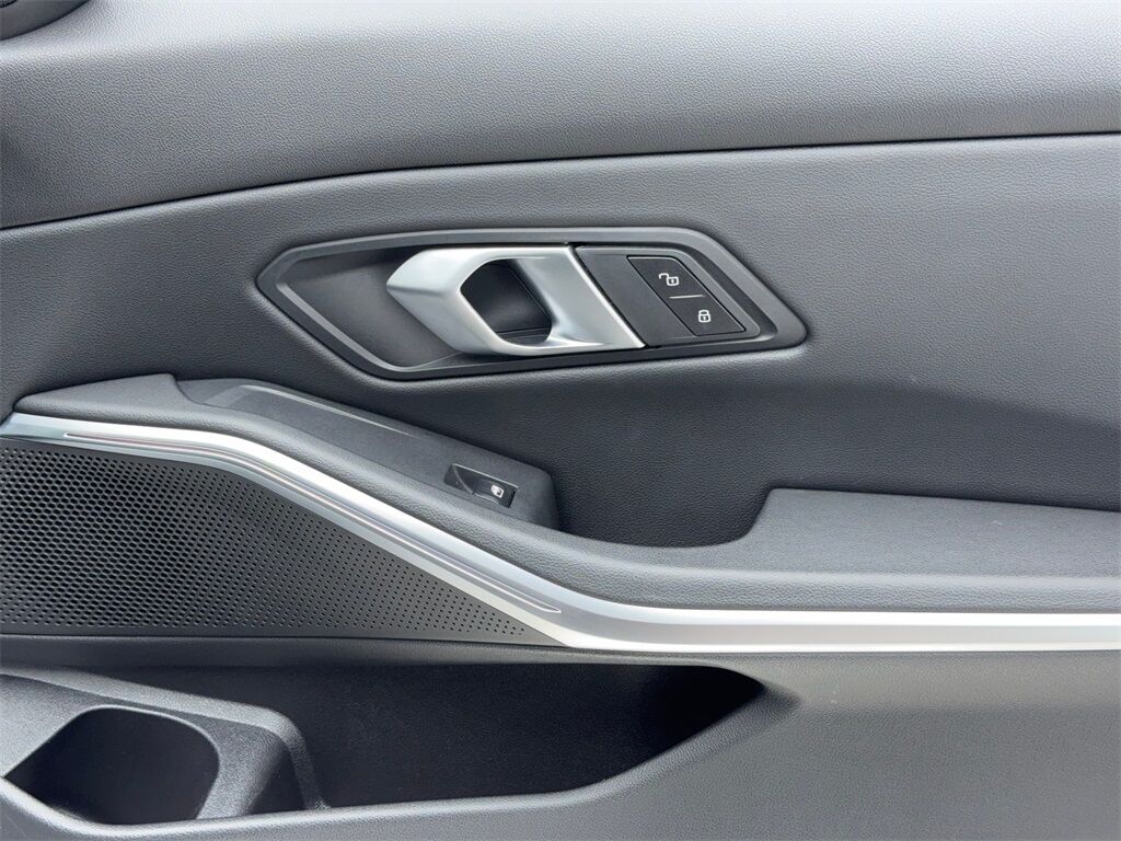 2024 Bmw 330i photo 43