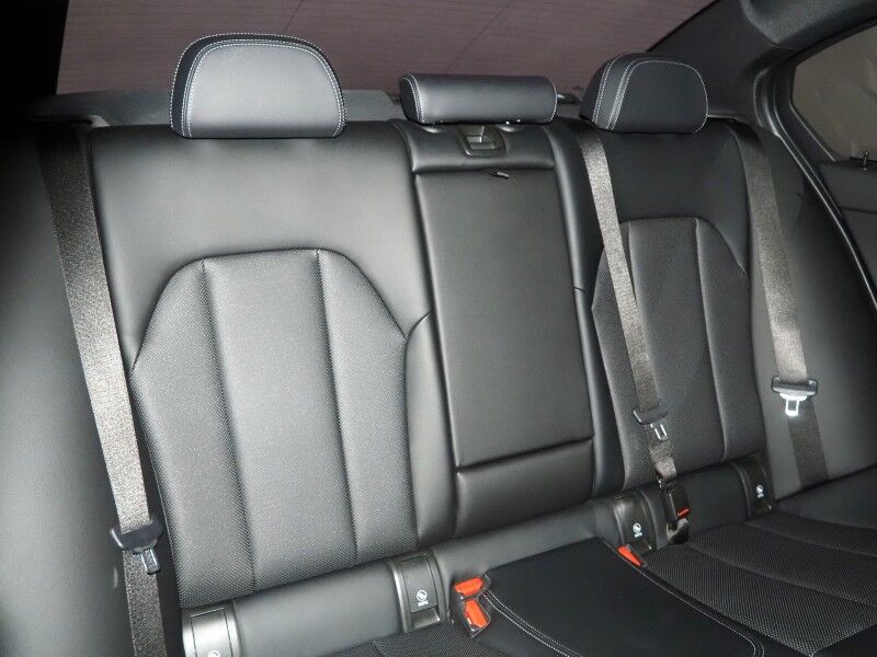2024 BMW 3 Series 330i Sedan *DRIVING ASSIST PKG, HEADS-UP DISPLAY, NAVIGATION, CURVED DISPLAY, SAFETY ALERTS, BACKUP-CAMERA, COLOR TOUCHSCREEN, MOONROOF, HEATED SEATS/STEERING, COMFORT ACCESS, REMOTE START, 19 INCH WHEELS, WIRELESS CHARGING, ANDROID & APPLE Round Rock TX