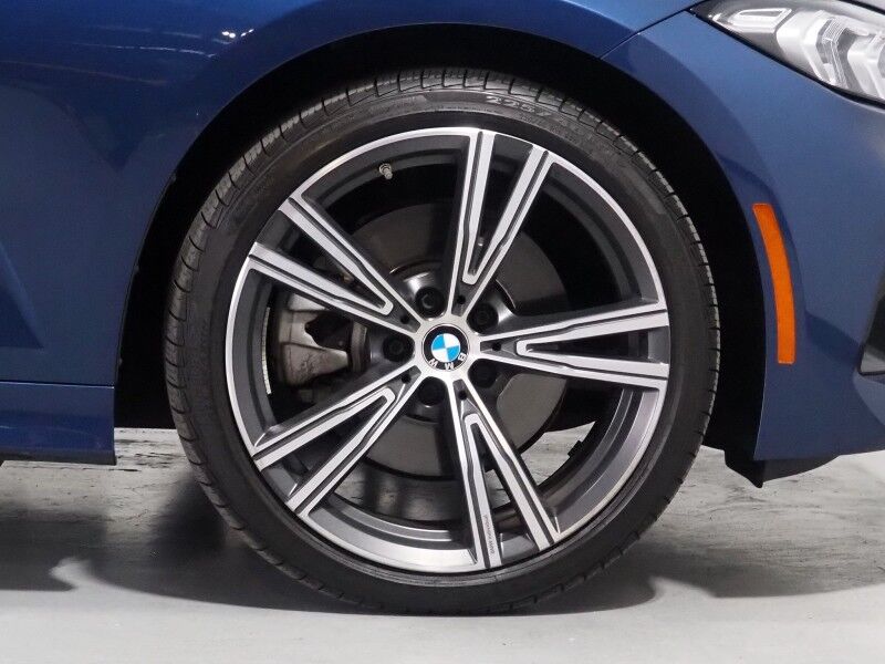 2024 BMW 3 Series 330i Sedan *DRIVING ASSIST PKG, HEADS-UP DISPLAY, NAVIGATION, CURVED DISPLAY, SAFETY ALERTS, BACKUP-CAMERA, COLOR TOUCHSCREEN, MOONROOF, HEATED SEATS/STEERING, COMFORT ACCESS, REMOTE START, 19 INCH WHEELS, WIRELESS CHARGING, ANDROID & APPLE Round Rock TX