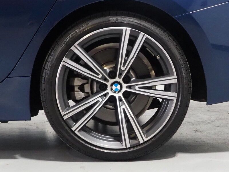 2024 BMW 3 Series 330i Sedan *DRIVING ASSIST PKG, HEADS-UP DISPLAY, NAVIGATION, CURVED DISPLAY, SAFETY ALERTS, BACKUP-CAMERA, COLOR TOUCHSCREEN, MOONROOF, HEATED SEATS/STEERING, COMFORT ACCESS, REMOTE START, 19 INCH WHEELS, WIRELESS CHARGING, ANDROID & APPLE Round Rock TX