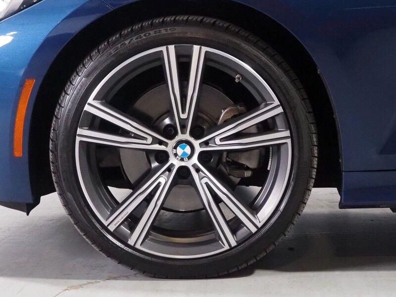 2024 BMW 3 Series 330i Sedan *DRIVING ASSIST PKG, HEADS-UP DISPLAY, NAVIGATION, CURVED DISPLAY, SAFETY ALERTS, BACKUP-CAMERA, COLOR TOUCHSCREEN, MOONROOF, HEATED SEATS/STEERING, COMFORT ACCESS, REMOTE START, 19 INCH WHEELS, WIRELESS CHARGING, ANDROID & APPLE Round Rock TX