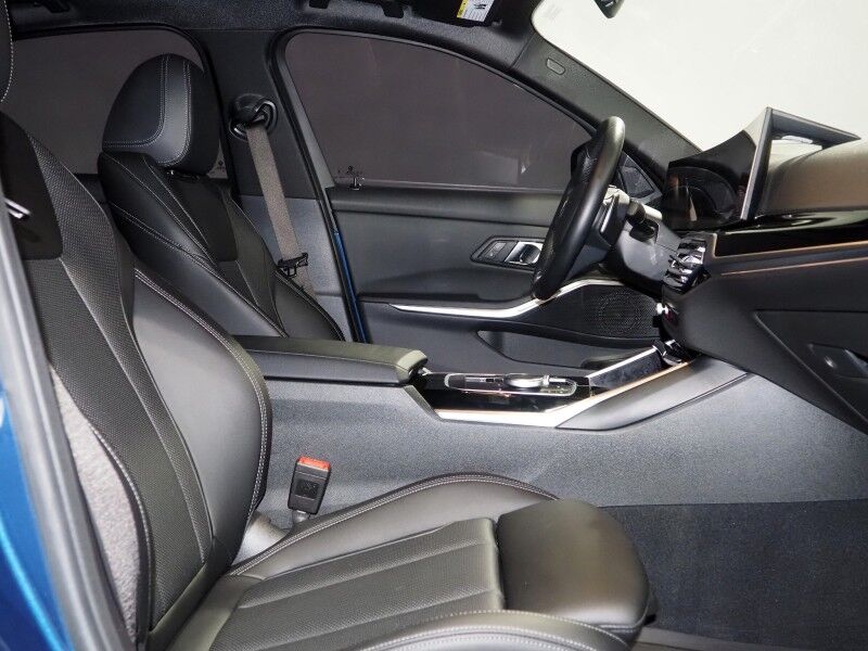 2024 BMW 3 Series 330i Sedan *DRIVING ASSIST PKG, HEADS-UP DISPLAY, NAVIGATION, CURVED DISPLAY, SAFETY ALERTS, BACKUP-CAMERA, COLOR TOUCHSCREEN, MOONROOF, HEATED SEATS/STEERING, COMFORT ACCESS, REMOTE START, 19 INCH WHEELS, WIRELESS CHARGING, ANDROID & APPLE Round Rock TX