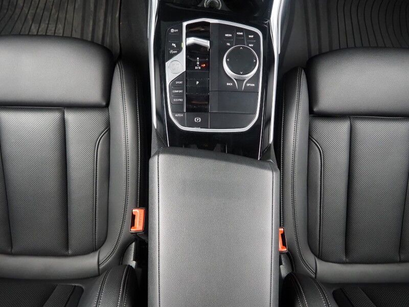 2024 BMW 3 Series 330i Sedan *DRIVING ASSIST PKG, HEADS-UP DISPLAY, NAVIGATION, CURVED DISPLAY, SAFETY ALERTS, BACKUP-CAMERA, COLOR TOUCHSCREEN, MOONROOF, HEATED SEATS/STEERING, COMFORT ACCESS, REMOTE START, 19 INCH WHEELS, WIRELESS CHARGING, ANDROID & APPLE Round Rock TX